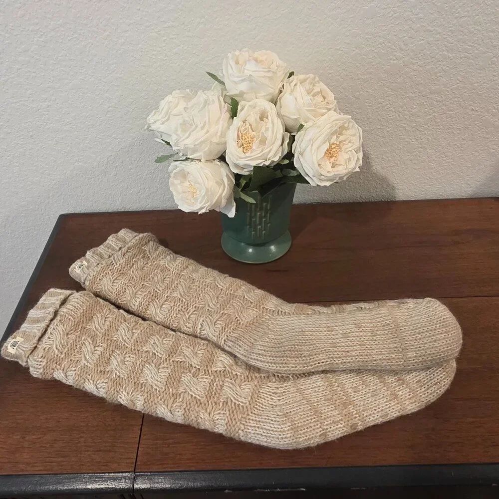 Honey Bee Insulated Socks Sz OS